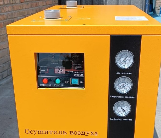 Панель управления рефрижераторного осушителя AirPIK с тремя манометрами